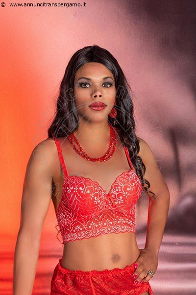 Foto Annunci Trans Isernia Naomi Fire