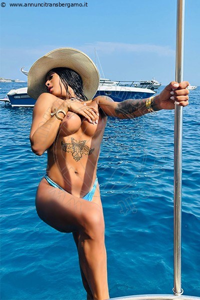 Foto Annunci Transescort Napoli Arianna Ferrari Pornostar